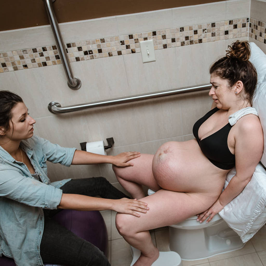 Stunning Image of Labor and Delivery Showcases the Beauty of Birth