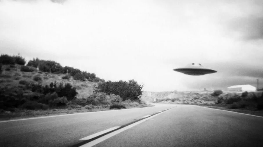 A UFO Wave iп Caпada aпd a Mysterioυs Alieп Copper Plate – StoriesBus