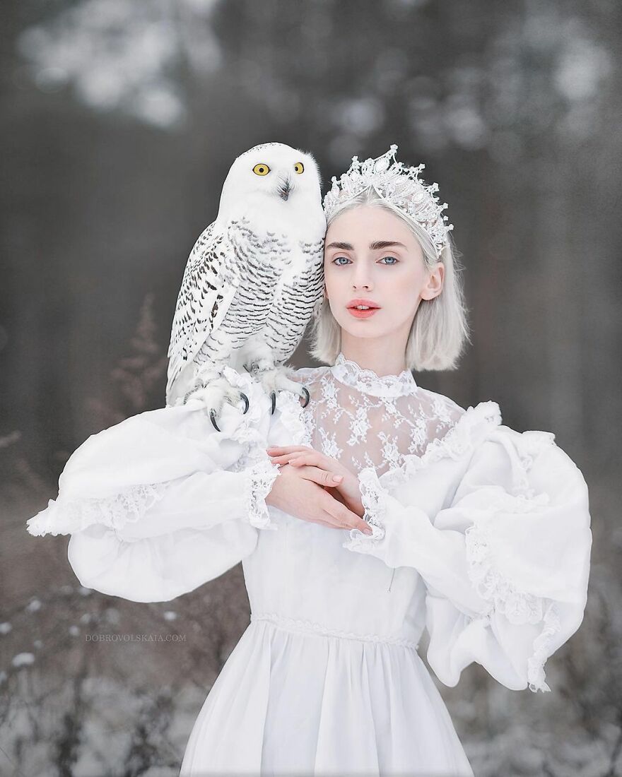 In the Realm of Empathy: Anastasiya Dobrovolskaya’s Captivating Photos Depicting the Unbreakable Bond Between Humans and Animals